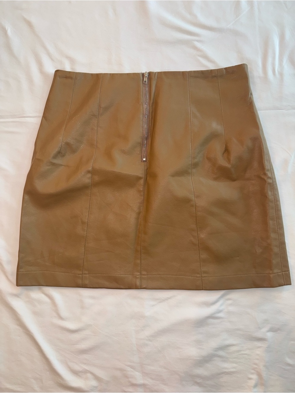 Fashion on Earth Camel Faux Leather Mini Skirt Size Large - Picture 2 of 3